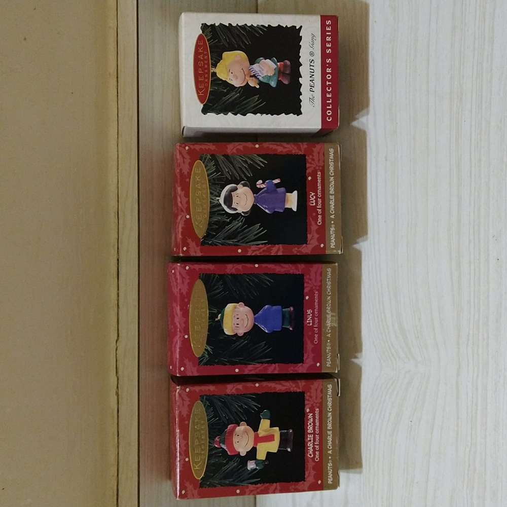 Vintage Lot of 4 Charlie Brown Christmas Ornaments